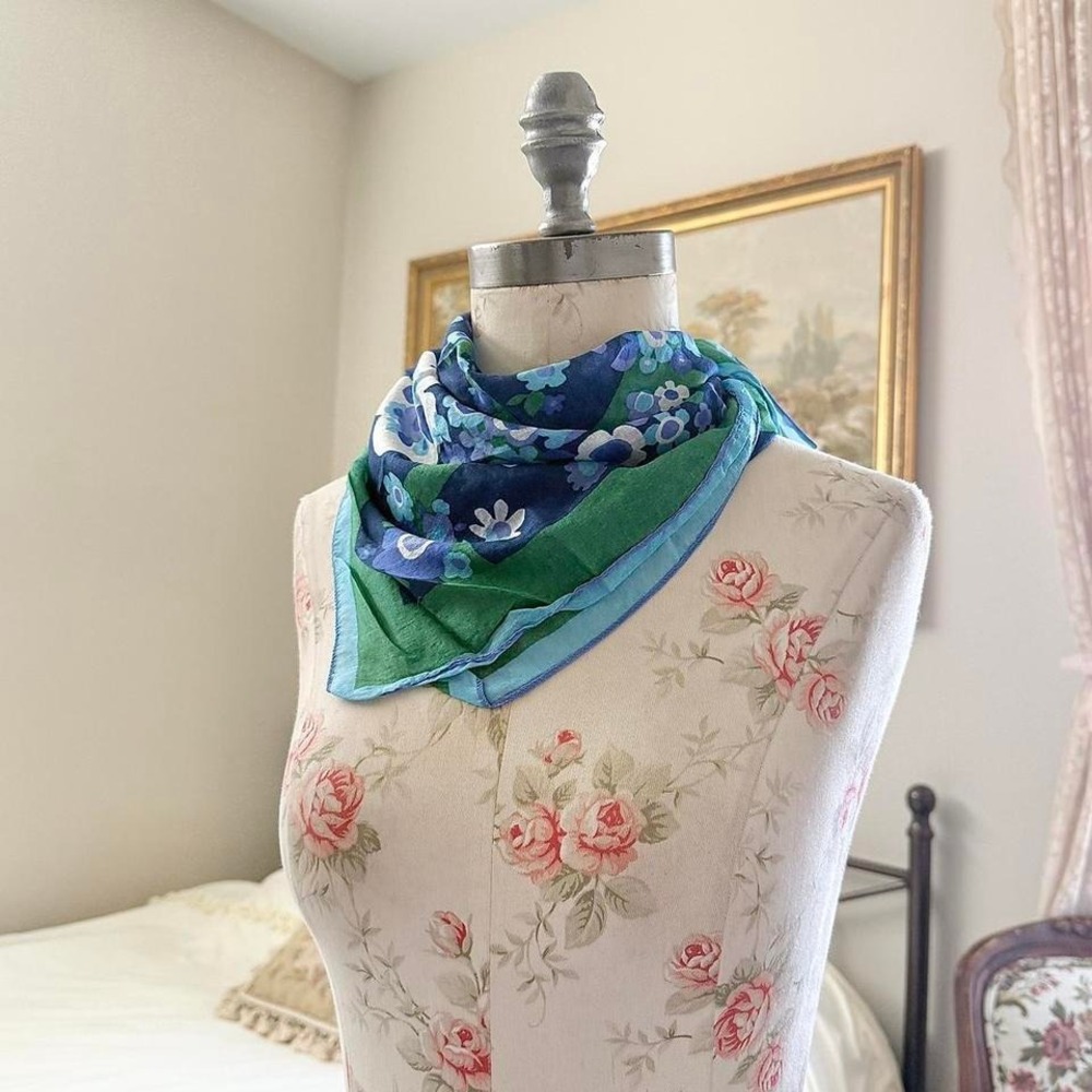 Blue‎ floral scarf  70s blue floral scarf oversized flower print mod floral